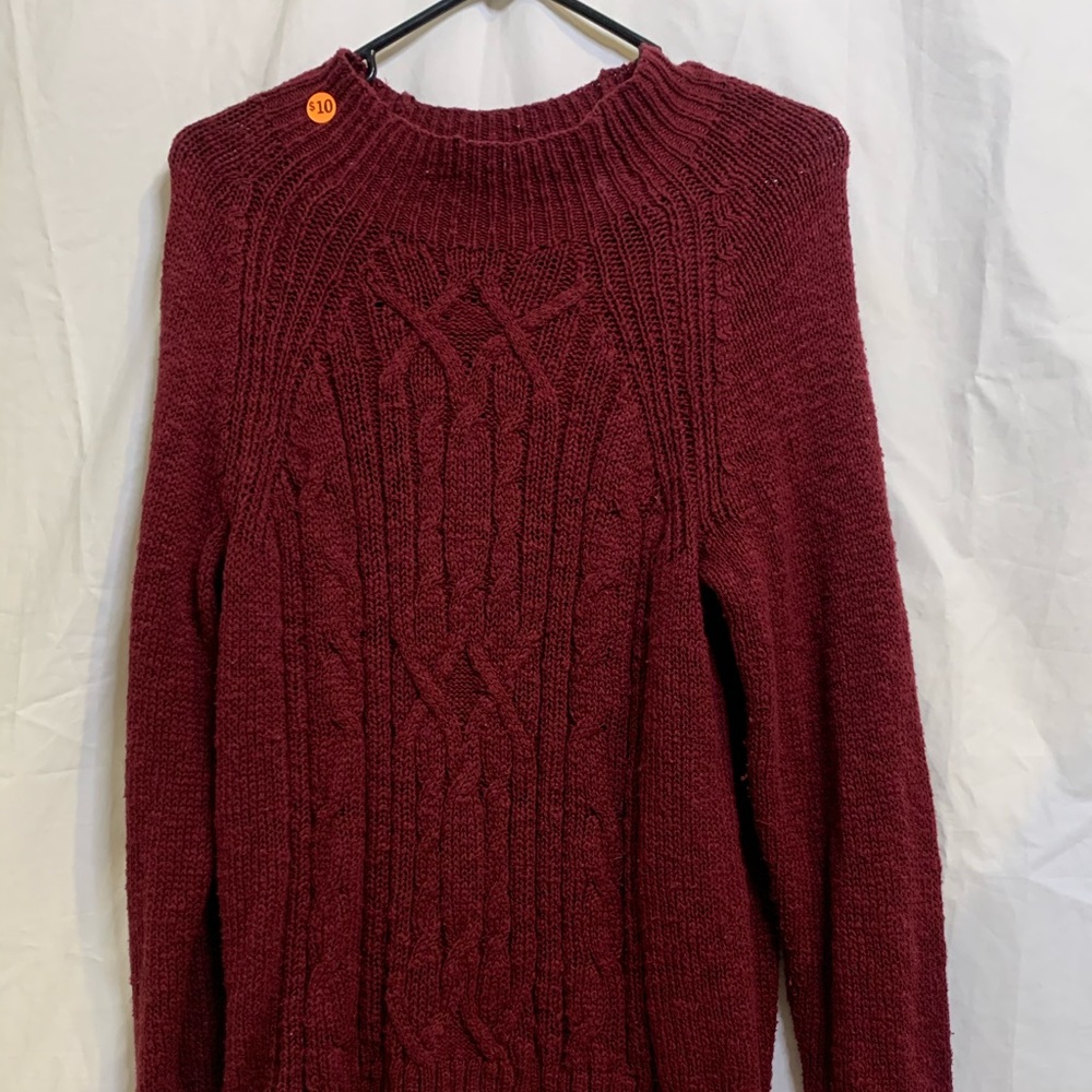 maroon sweater